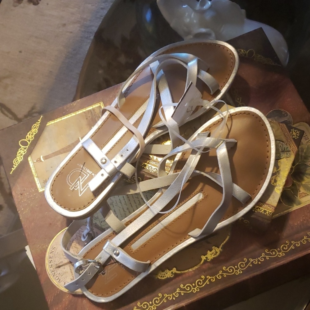 New ND Jillie Strappy sandals